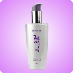 Cabello al mejor precio: Serum para reparar puntas Daeng Gi Meo Ri Vitalizing Hair Serum 140ml de Daeng Gi Meo Ri en Skin Thinks - 