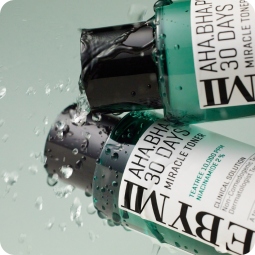 Tratamiento de Poros al mejor precio: Tónico Exfoliante Some By Mi AHA BHA PHA 30 Days Miracle Toner de Some By Mi en Skin Thinks - Piel Seca