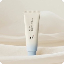 Beauty of Joseon Relief Sun Aqua Fresh Rice + B5 SPF50+ sin residuo blanco y con acabado fresco.