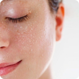 Espumas Limpiadoras al mejor precio: Espuma Iluminadora Ottie Fruit Yogurt Foam Cleanser Strawberry de OTTIE en Skin Thinks - Piel Seca