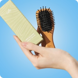 Cabello al mejor precio: La'dor Mini Wooden Paddle Brush de Lador Eco Professional en Skin Thinks - 