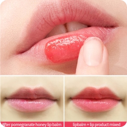 Maquillaje al mejor precio: Frudia Pomegranate Honey 3 in 1 Lip Balm. Volumen, Color e Hidratación de Frudia en Skin Thinks - Piel Seca