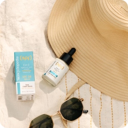 Serums - Cosmética Natural al mejor precio: Skincyclopedia 10% Hyaluronic Acid Complex Crema-Serum SPF50 de Skincyclopedia en Skin Thinks - Piel Seca