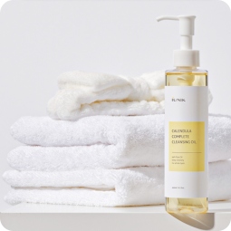 Aceites Limpiadores al mejor precio: Aceite Desmaquillante Calmante iUnik Calendula Complete Cleansing Oil de Iunik en Skin Thinks - Piel Seca