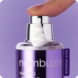 Bote de Numbuzin No.9+ NAD BIO Lifting-sil Essence 30ml muestra textura gel sedosa de la esencia antiedad con NAD+ y 50 péptidos