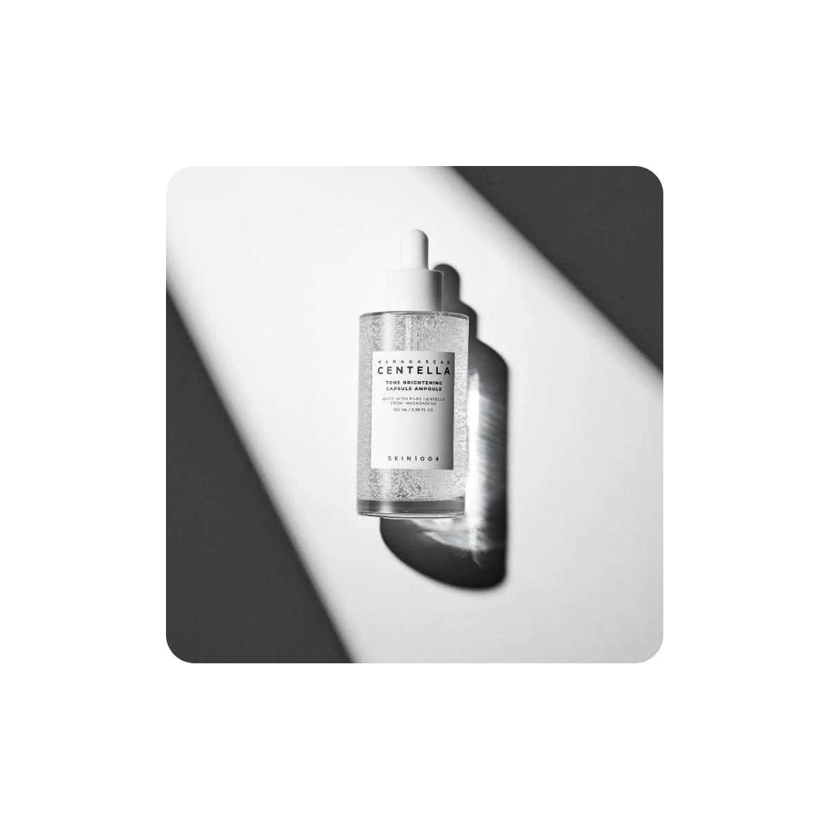 Serum y Ampoules al mejor precio: SKIN1004 Tone Brightening Capsule Ampoule 50ml de SKIN1004 en Skin Thinks - Tratamiento Anti-Edad