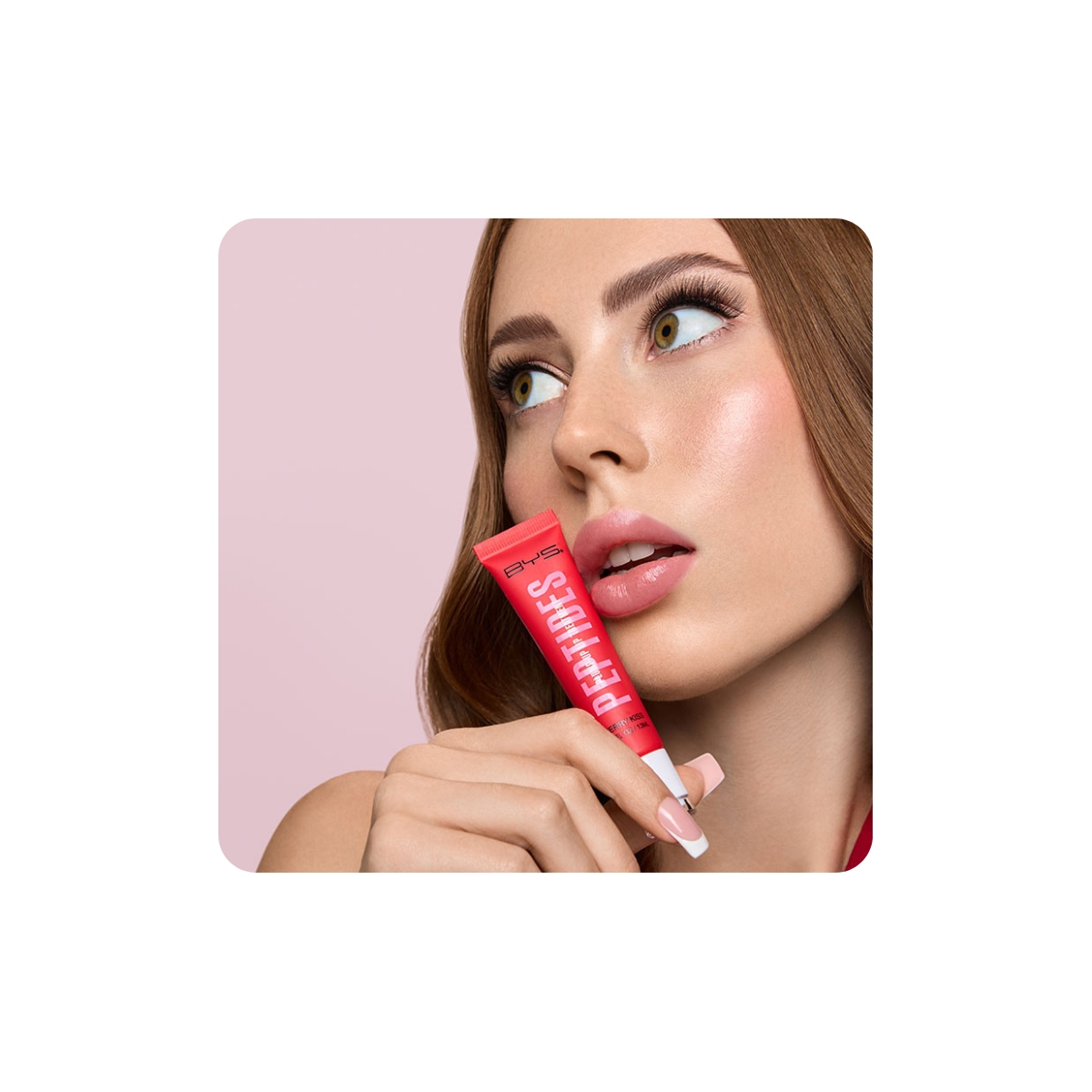 Labios al mejor precio: BYS Tratamiento Labial Voluminizador con Péptidos Cherry Kiss de BYS Cosmetics en Skin Thinks - 
