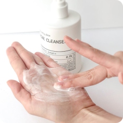 Piel Grasa y Tratamientos Anti Acné al mejor precio: Limpiador para cara y cuerpo con Ácido Salicílico Logically, Skin - Acne Cleanser 300ml de Logically, Skin en Skin Thinks - Piel Grasa