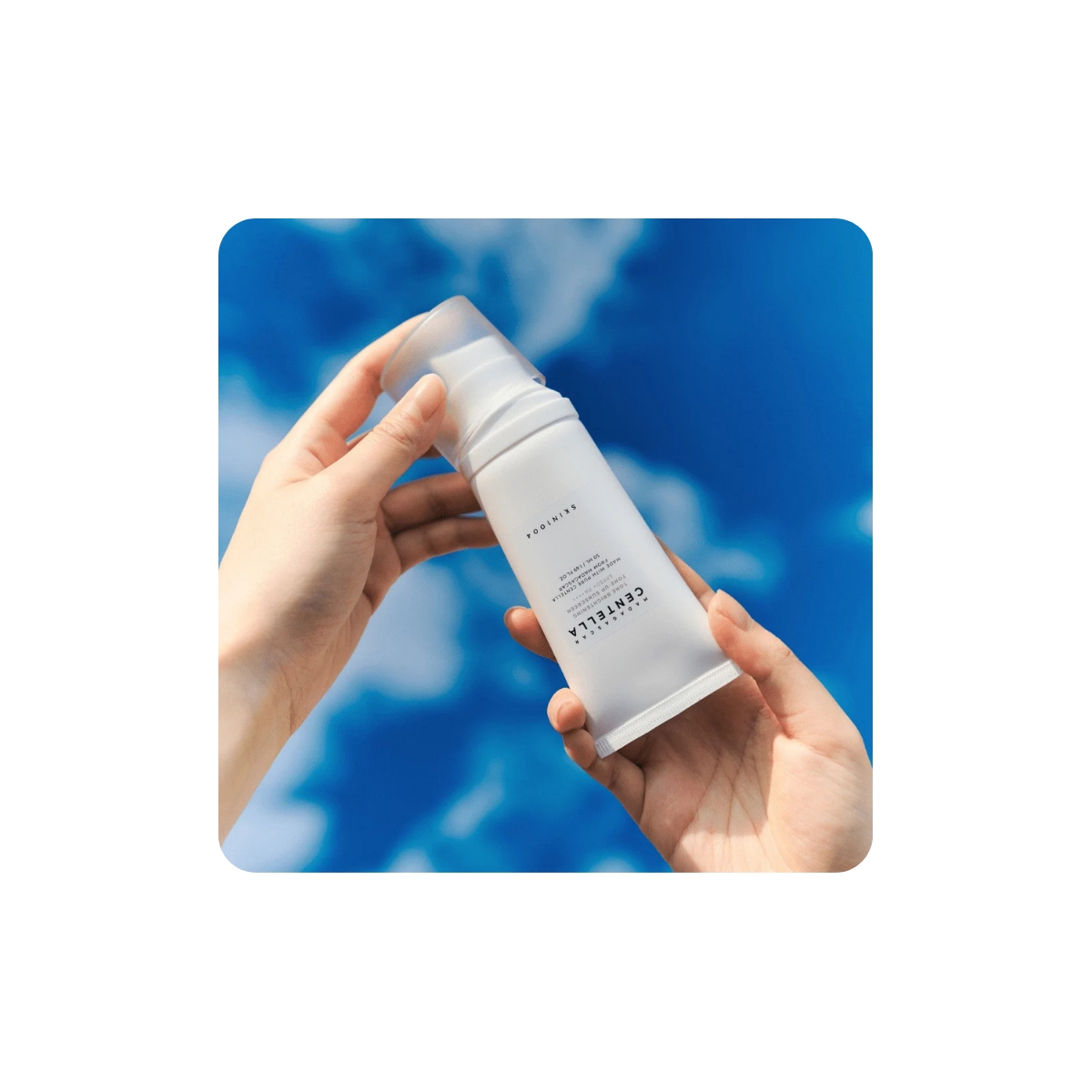 Solares al mejor precio: SKIN1004 Tone Brightening Tone-up Sunscreen SPF50+ PA++++ 50ml de SKIN1004 en Skin Thinks - Piel Seca
