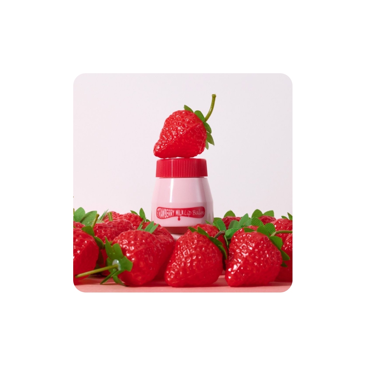 Bálsamo labial Kwailnara Strawberry Milk Lip Balm en envase de 10ml