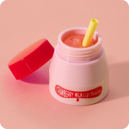 Kwailnara Strawberry Milk Lip textura cremosa color rosado natural inspirada en fresa y leche