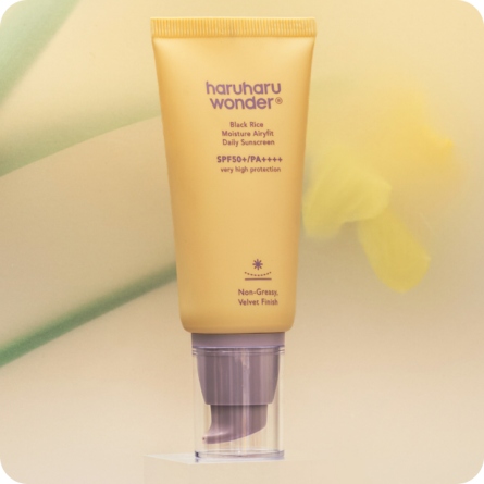 Protector Solar al mejor precio: Haruharu Wonder Black Rice Moisture Airyfit Daily Sunscreen Spf50 Pa++++ de Haru Haru Wonder en Skin Thinks - Piel Seca