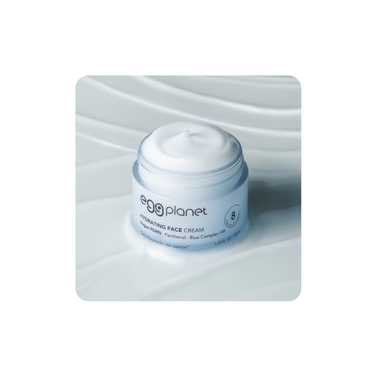 Emulsiones y Cremas al mejor precio: Crema con ácido hialurónico y péptidos Daeng Gi Meo Ri Eggplanet Hydrating Face Cream 50ml de Daeng Gi Meo Ri en Skin Thinks - Piel Seca