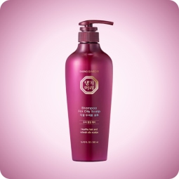 Champú Daeng Gi Meo Ri Shampoo for Oily Scalp de 500 ml para cuero cabelludo graso con sensación refrescante.