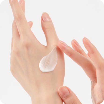 Corporal al mejor precio: Mizon Hyaluronic Acid Hand & Foot Cream 100ml de Mizon en Skin Thinks - Piel Seca
