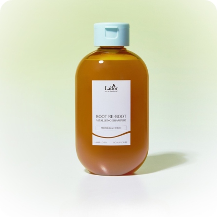 Cabello al mejor precio: LADOR Root Re-Boot Vitalizing Shampoo (Propóleo y Limón) de Lador Eco Professional en Skin Thinks - 