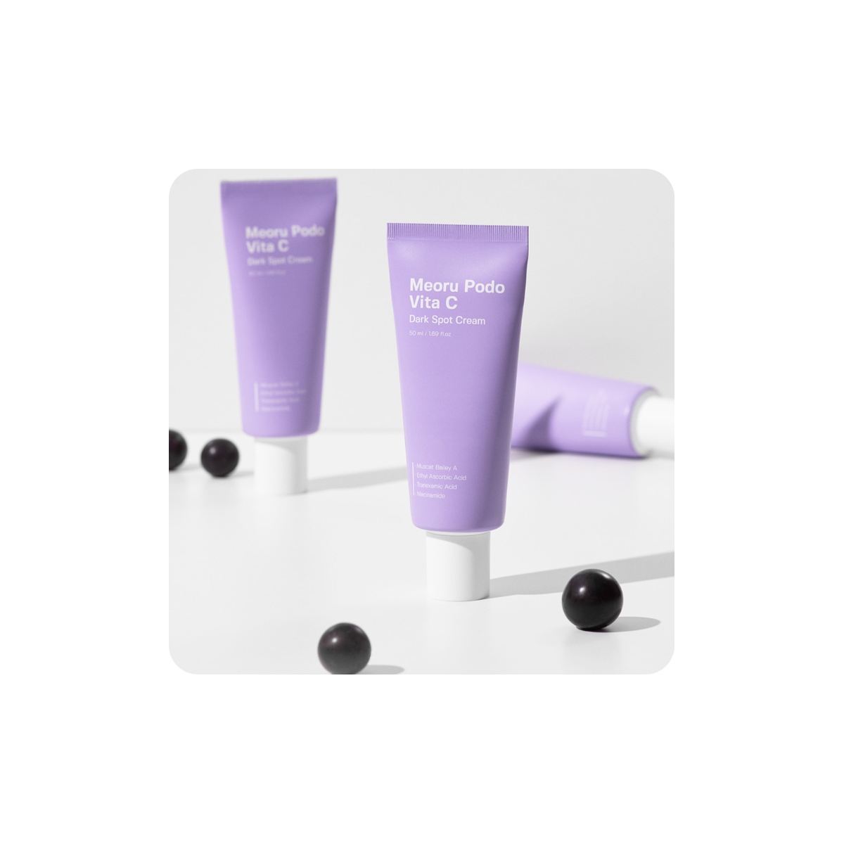 Emulsiones y Cremas al mejor precio: Crema Antimanchas y antiedad Sungboon Editor Meroru Podo Vita C Dark Spot Cream de Sungboon Editor en Skin Thinks - Tratamiento Anti-Edad