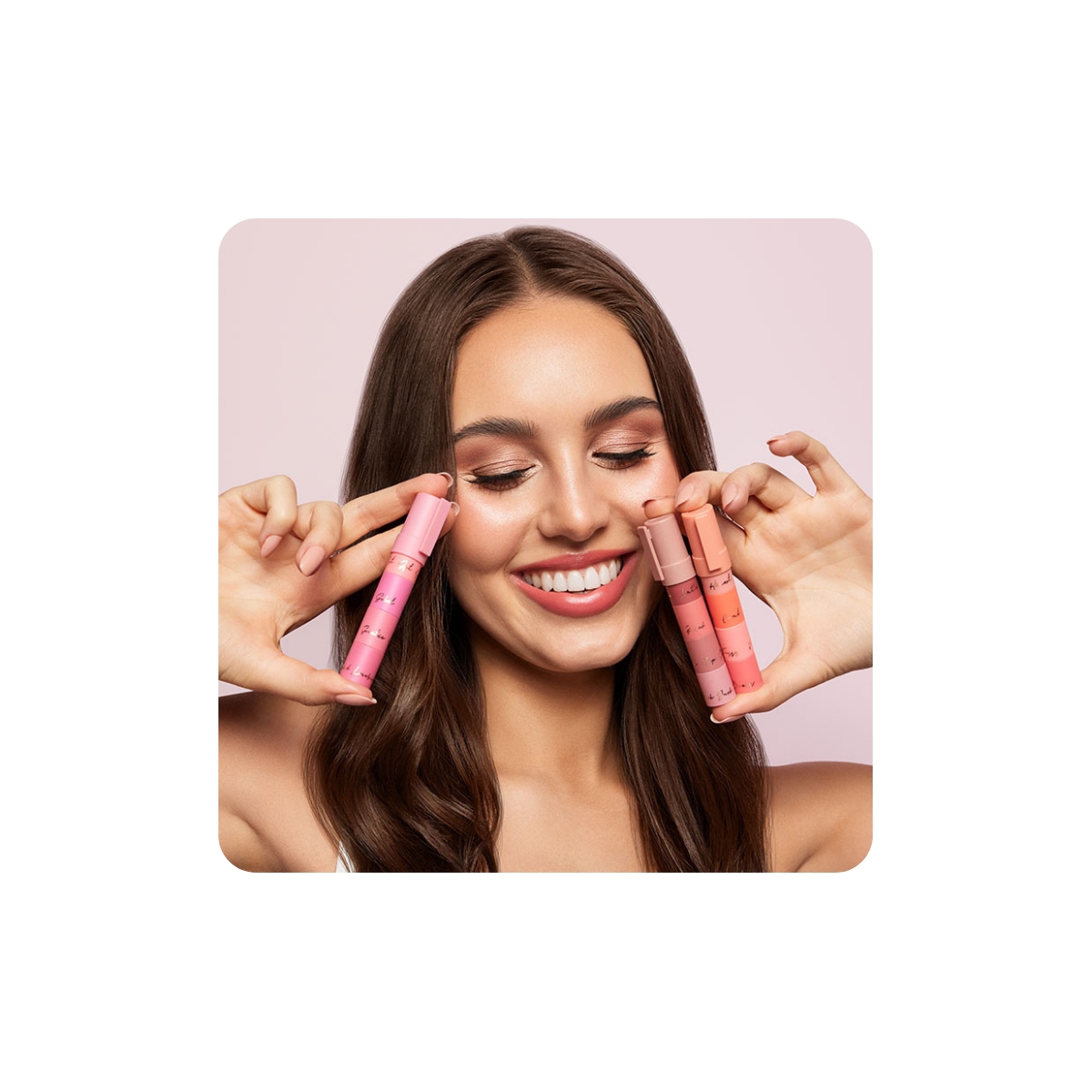 Maquillaje Vegano al mejor precio: 12 tonos para ojos labios y mejillas BYS 4-in-1 Multi-Colour Crayon Gift Set 3pc de BYS Cosmetics en Skin Thinks - 